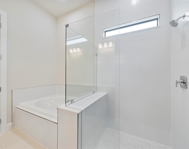 818 Se Courances Drive - Photo Thumbnail 20
