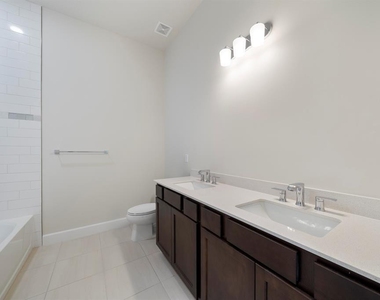 818 Se Courances Drive - Photo Thumbnail 24