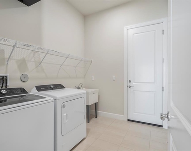 818 Se Courances Drive - Photo Thumbnail 28