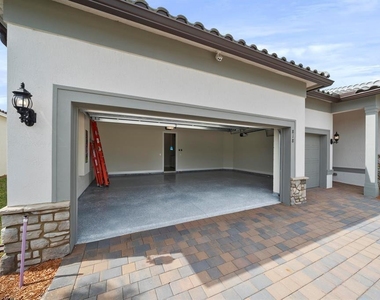 818 Se Courances Drive - Photo Thumbnail 30