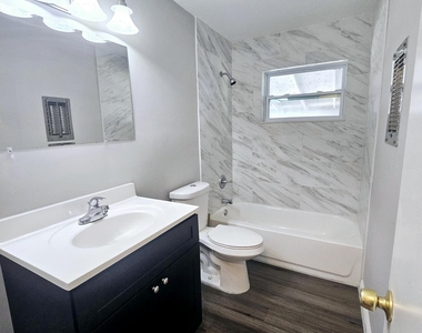 1556 W 20th Street - Photo Thumbnail 5