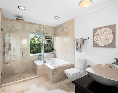 916 Se 5th Court - Photo Thumbnail 2