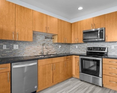 300 S Australian Avenue - Photo Thumbnail 12