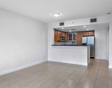 610 Clematis Street - Photo Thumbnail 5