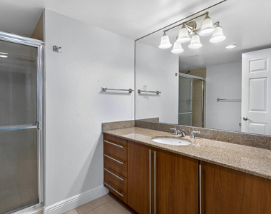 610 Clematis Street - Photo Thumbnail 8