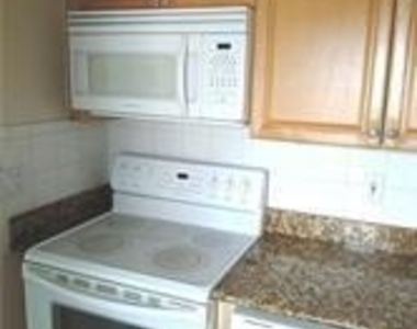 2555 Ne 11th Street - Photo Thumbnail 7