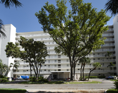 2555 Ne 11th Street - Photo Thumbnail 1