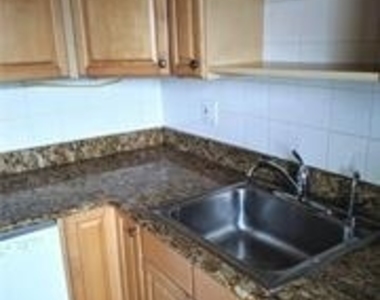 2555 Ne 11th Street - Photo Thumbnail 6