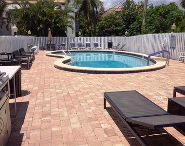 2555 Ne 11th Street - Photo Thumbnail 14