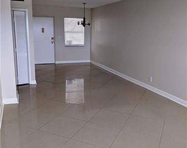 2555 Ne 11th Street - Photo Thumbnail 3