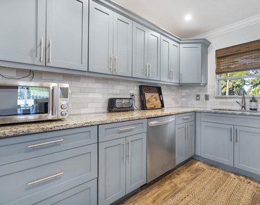 13144 Eastpointe Way - Photo Thumbnail 8