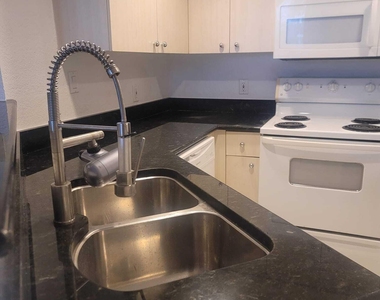 1801 N Flagler Drive - Photo Thumbnail 15