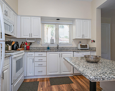 5060 Harmony Circle - Photo Thumbnail 13