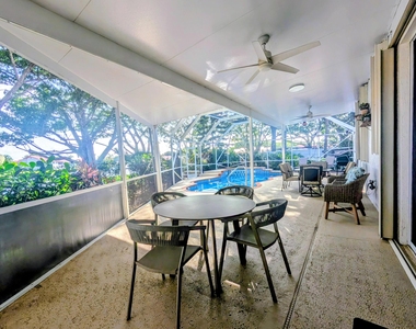 7628 Eagle Point Drive - Photo Thumbnail 11
