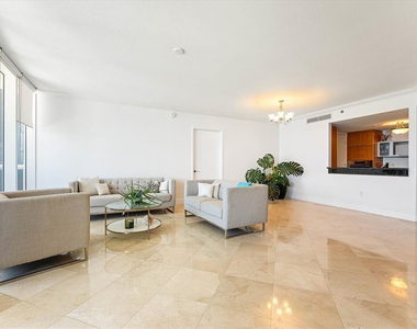 17201 Collins Avenue - Photo Thumbnail 4