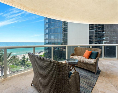 17201 Collins Avenue - Photo Thumbnail 10