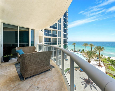17201 Collins Avenue - Photo Thumbnail 12