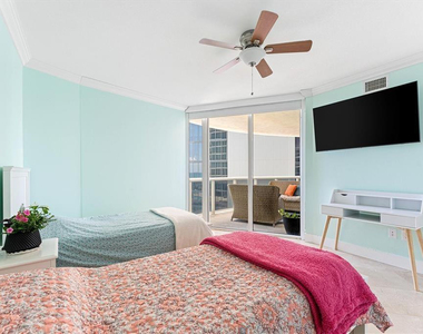 17201 Collins Avenue - Photo Thumbnail 14