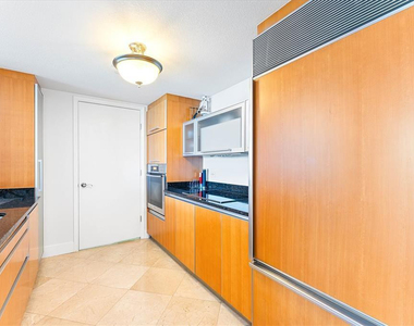 17201 Collins Avenue - Photo Thumbnail 9