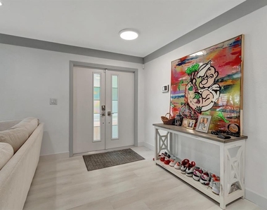 4450 Ne 23rd Avenue - Photo Thumbnail 2