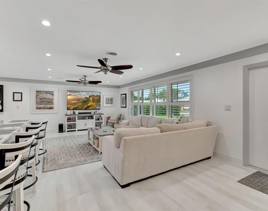 4450 Ne 23rd Avenue - Photo Thumbnail 5