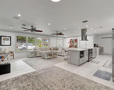 4450 Ne 23rd Avenue - Photo Thumbnail 11