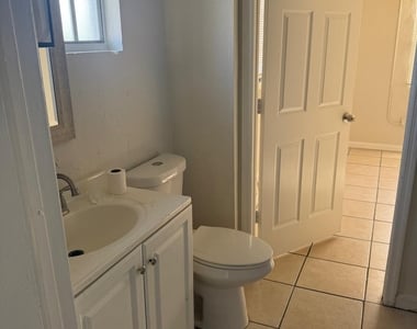 518 N 6th Street - Photo Thumbnail 3