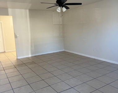 518 N 6th Street - Photo Thumbnail 2