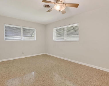 456 Ne 28th Terrace - Photo Thumbnail 15