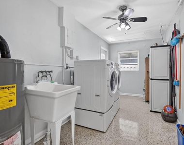456 Ne 28th Terrace - Photo Thumbnail 18