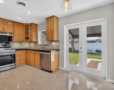 456 Ne 28th Terrace - Photo Thumbnail 9