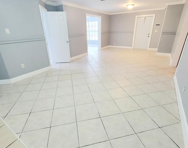 2021 Nw 64th Avenue - Photo Thumbnail 5