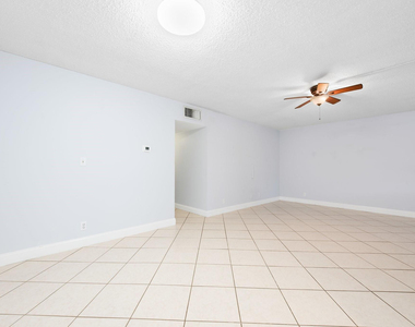 1340 Ne 28th Avenue - Photo Thumbnail 11