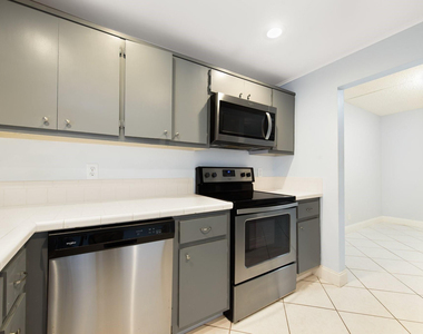 1340 Ne 28th Avenue - Photo Thumbnail 1