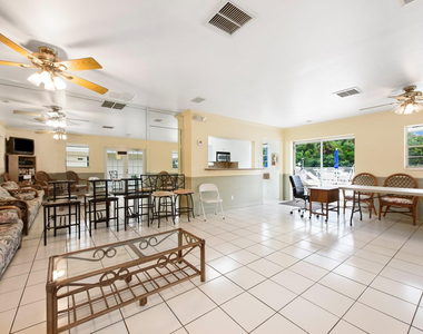 1340 Ne 28th Avenue - Photo Thumbnail 17