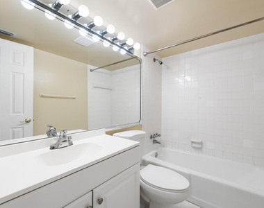 1340 Ne 28th Avenue - Photo Thumbnail 12