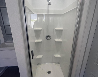 1244 W 27th Street - Photo Thumbnail 4