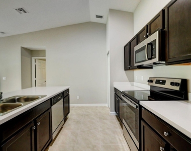 751 Sw General Patton Terrace - Photo Thumbnail 6