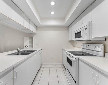 170 Waterside Drive - Photo Thumbnail 4