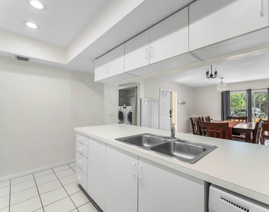 170 Waterside Drive - Photo Thumbnail 6