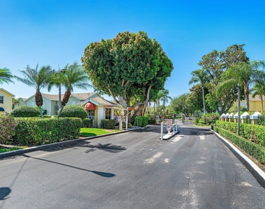 170 Waterside Drive - Photo Thumbnail 18