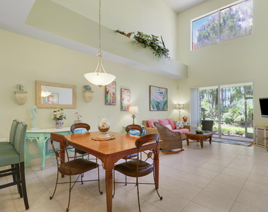 9222 Wentworth Lane - Photo Thumbnail 12