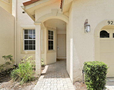 9222 Wentworth Lane - Photo Thumbnail 2