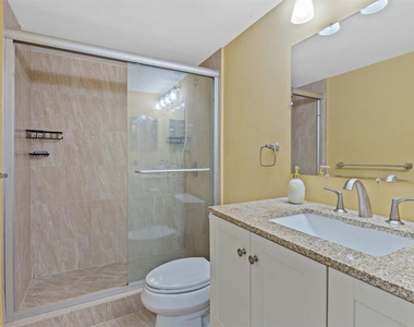 340 Sunset Drive - Photo Thumbnail 14