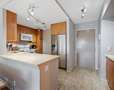 340 Sunset Drive - Photo Thumbnail 6