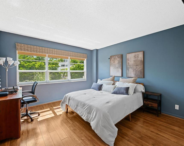 340 Sunset Drive - Photo Thumbnail 15