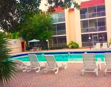 608 Nw 13th Street - Photo Thumbnail 1