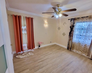 608 Nw 13th Street - Photo Thumbnail 2