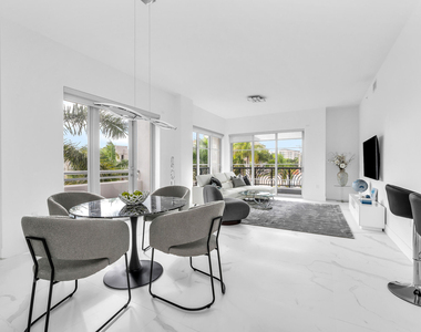 155 E Boca Raton Road - Photo Thumbnail 3