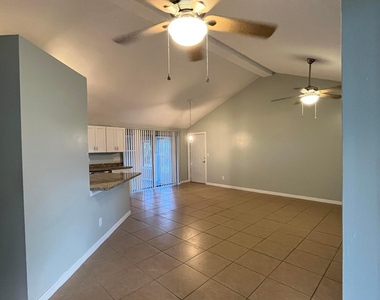 1258 Se Mc Farlane Avenue - Photo Thumbnail 1